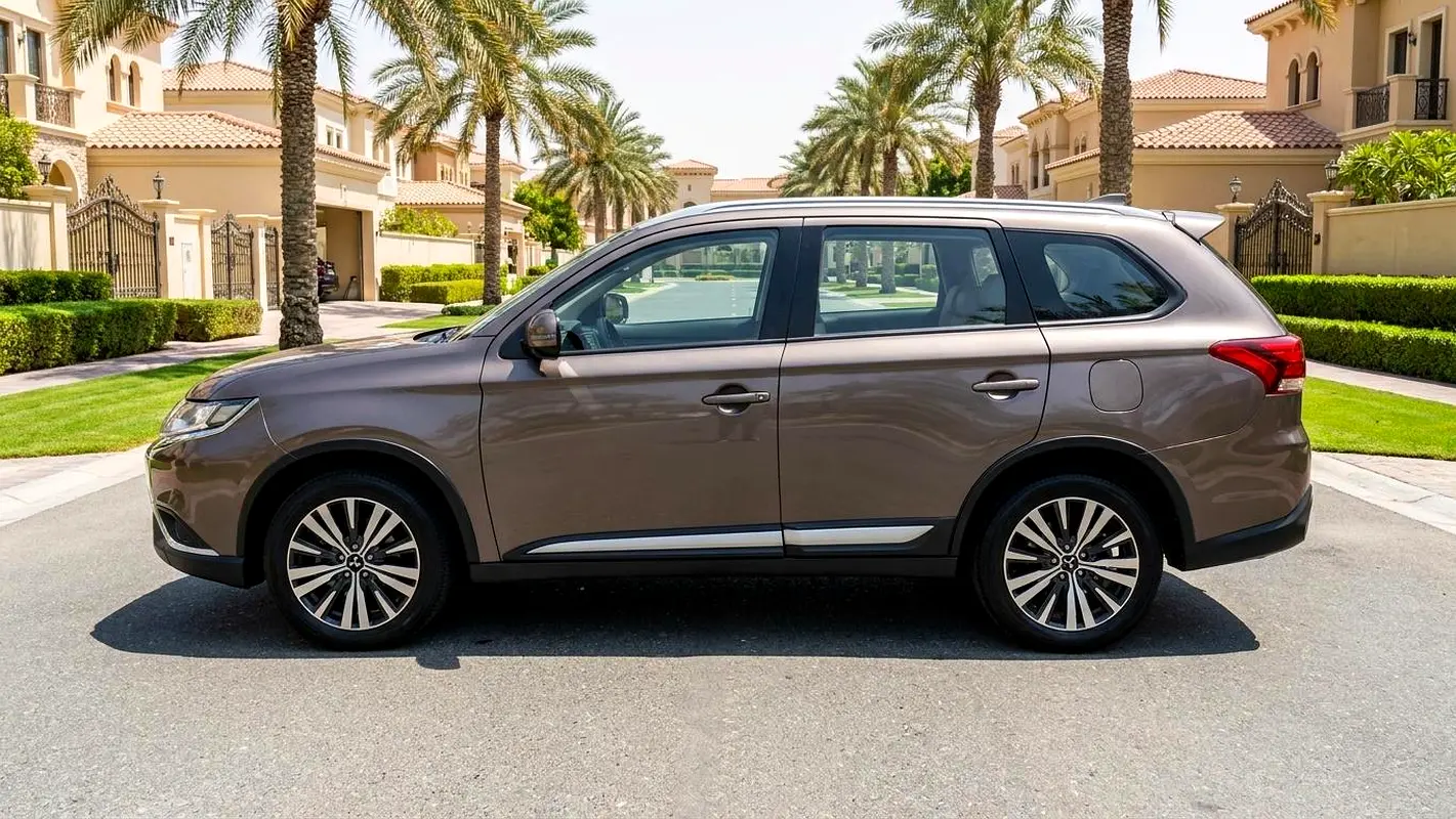 Mitsubishi Outlander, 2023 — фото 3 из 10