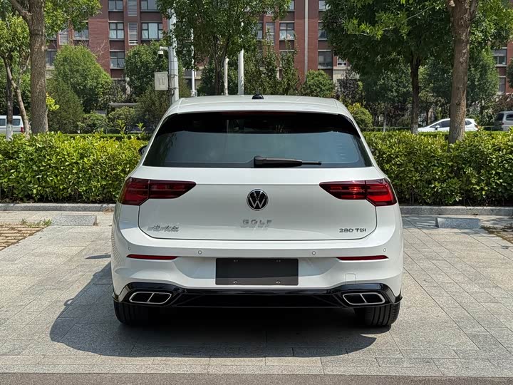 Volkswagen Golf, 2023 — фото 7 из 9
