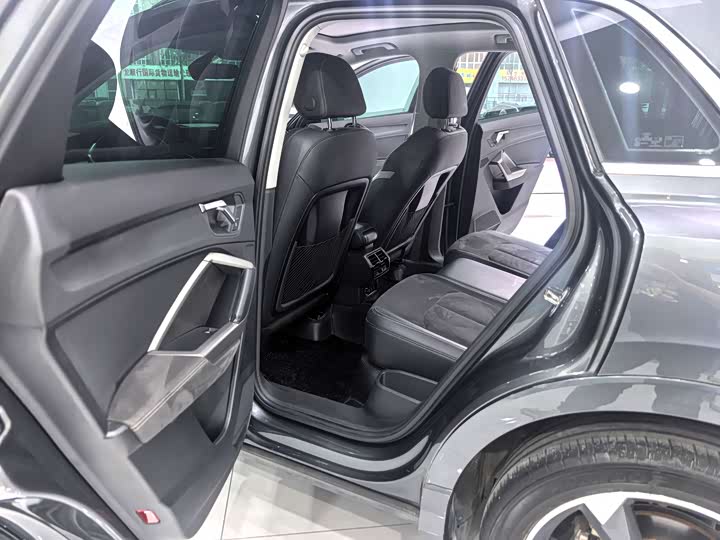 Audi Q3, 2023 — фото 8 из 9
