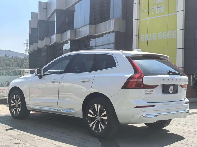 Volvo XC60, 2022 — фото 4 из 10