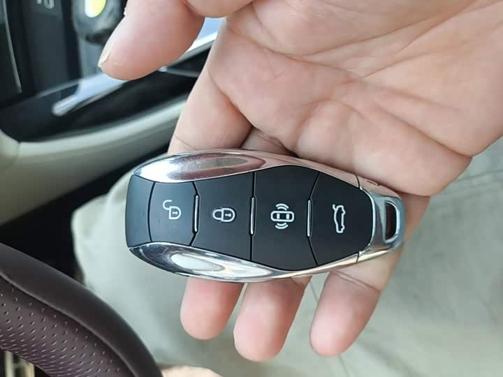 Hongqi H9, 2024 — фото 9 из 9