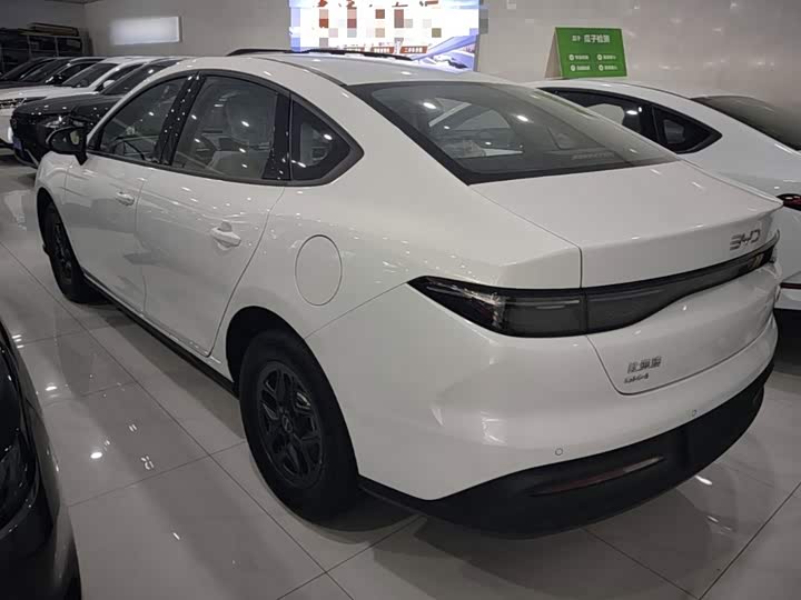 BYD Seal 05 DM-i Hybrid, 2026 — фото 5 из 9