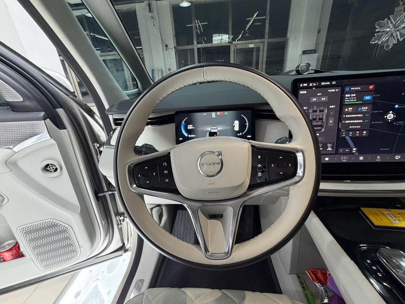 Volvo EM90, 2023 — фото 9 из 12