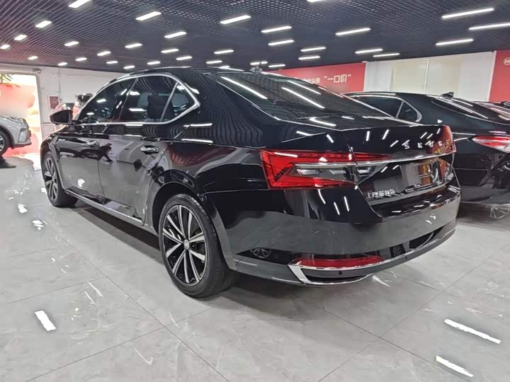 Skoda Superb, 2024 — фото 5 из 9