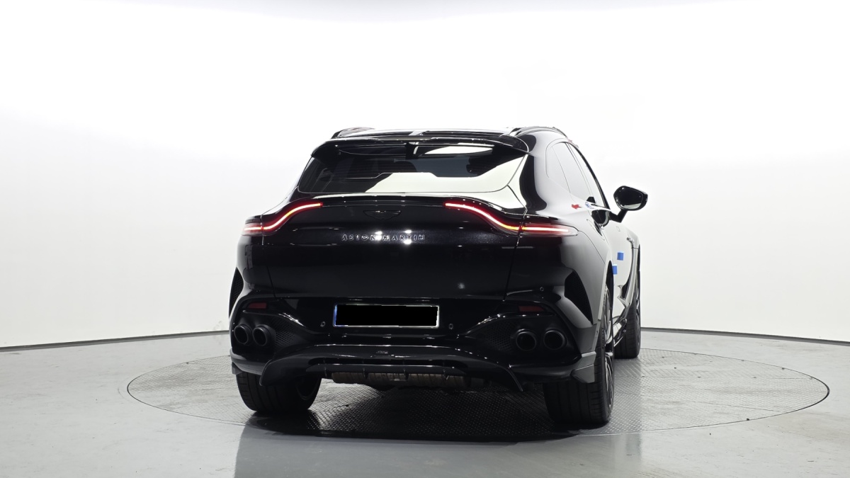 Aston Martin DBX, 2023 — фото 4 из 12
