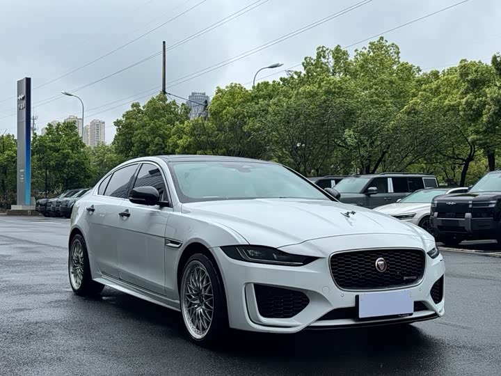 Jaguar XE L, 2023 — фото 3 из 9