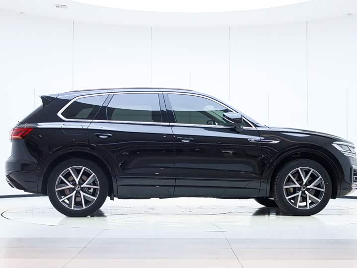 Volkswagen Touareg, 2024 — фото 6 из 9