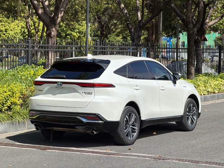 Toyota Venza, 2023 — фото 4 из 12