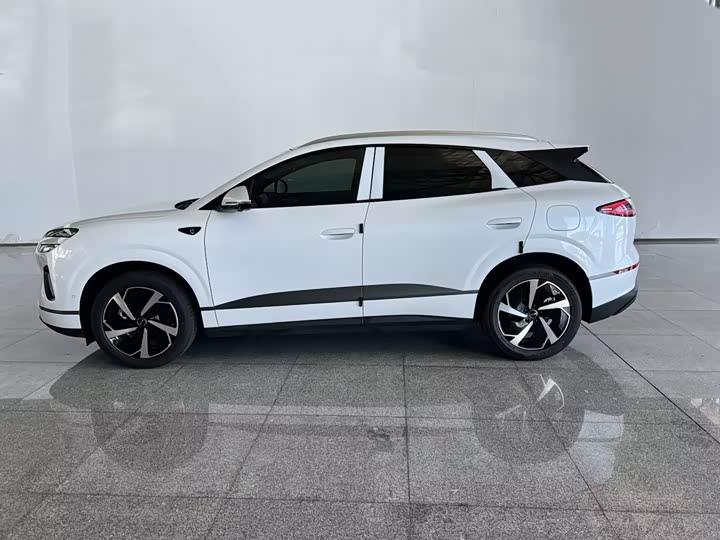 BYD Sea Lion 06 Hybrid/EV, 2026 — фото 2 из 9
