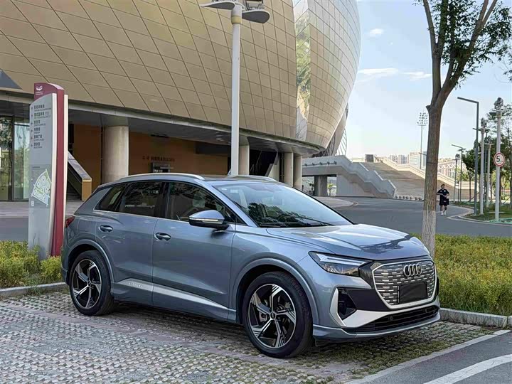 Audi Q4 e-tron, 2024 — фото 3 из 9