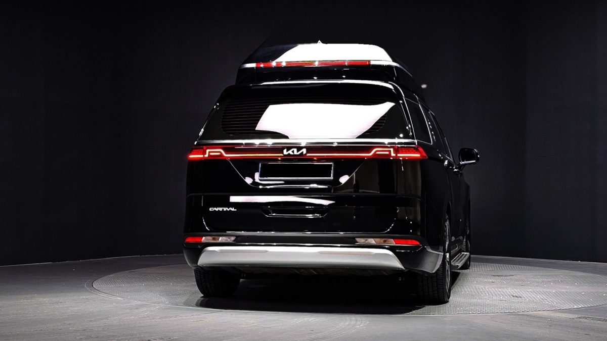 Kia Carnival, 2023 — фото 4 из 12