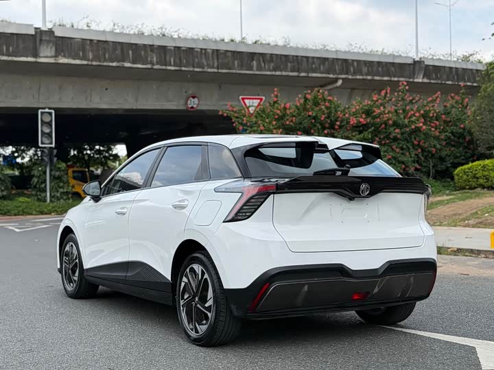 MG Motor 4 EV, 2023 — фото 6 из 9