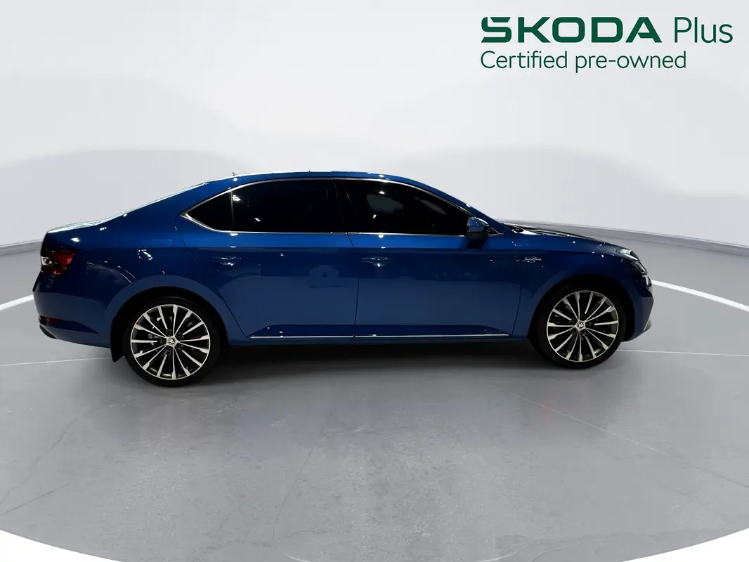 Skoda Superb, 2023 — фото 5 из 10