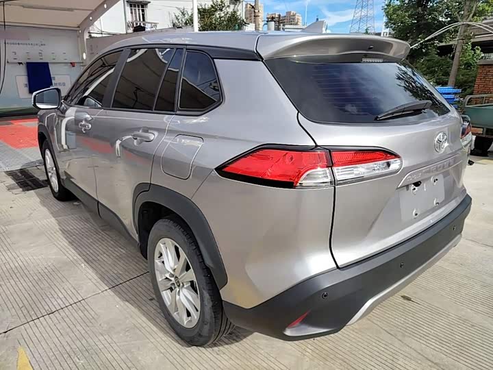 Toyota Corolla Cross, 2024 — фото 5 из 9