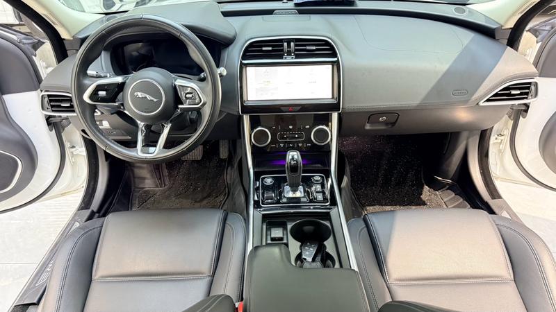 Jaguar XE L, 2022 — фото 7 из 9