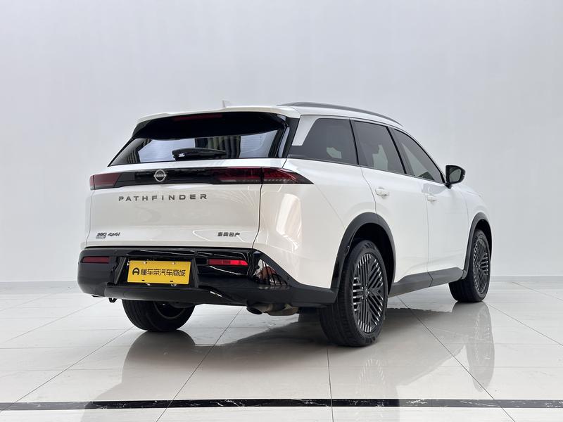 Nissan Pathfinder, 2023 — фото 7 из 12