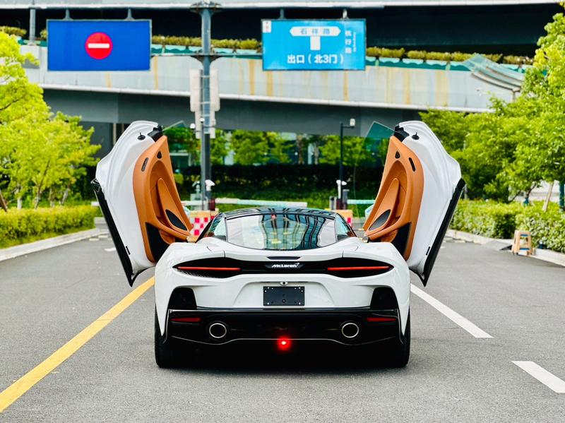 McLaren GT, 2023 — фото 4 из 11