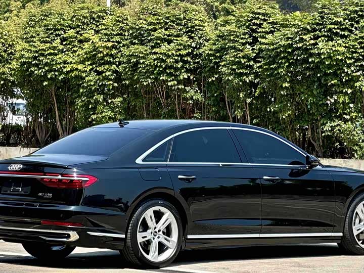Audi A8, 2022 — фото 4 из 9