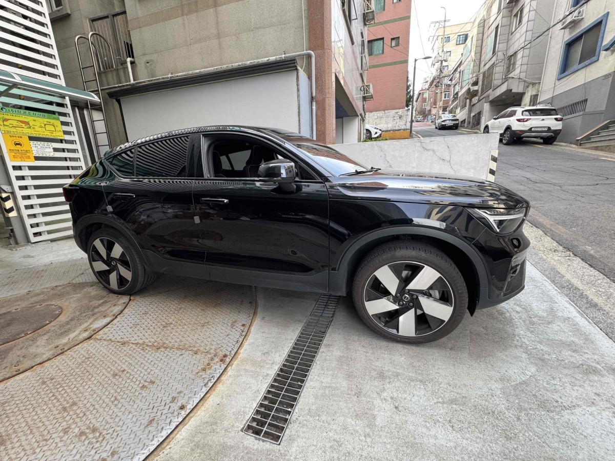 Volvo C40, 2022 — фото 3 из 7