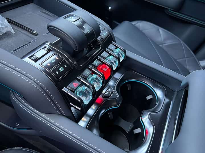 BYD FangChengBao Leopard 5, 2025 — фото 9 из 9