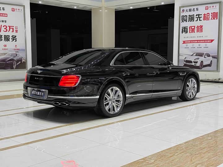 Bentley Flying Spur, 2022 — фото 6 из 9