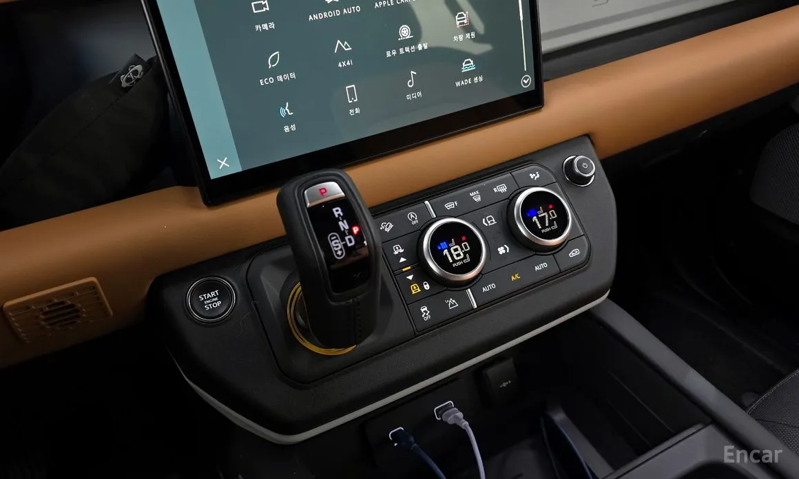 Land Rover Defender, 2023 — фото 9 из 12