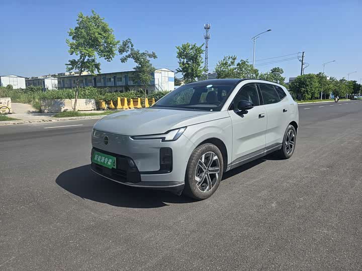 Volvo XC70 Hybrid, 2026 — купить в Казани под ключ