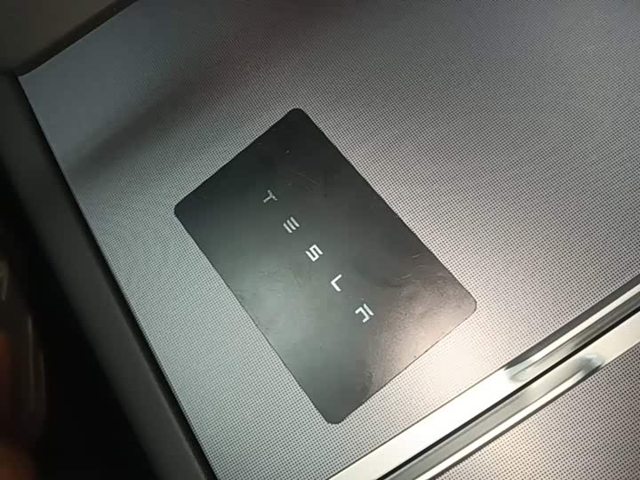 Tesla Model Y, 2025 — фото 9 из 9