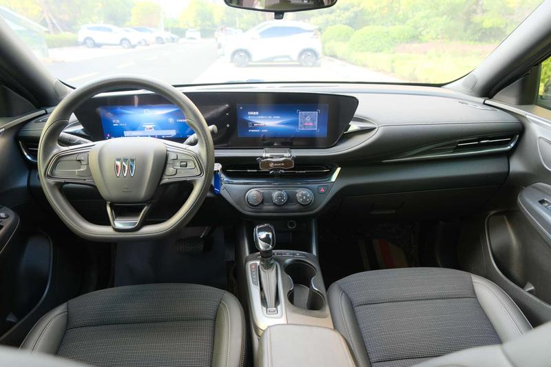 Buick Envista, 2023 — фото 6 из 9