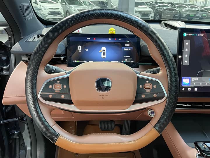 Changan UNI-Z Hybrid, 2024 — фото 6 из 9