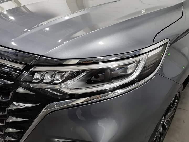 Roewe iMax 8, 2025 — фото 7 из 9