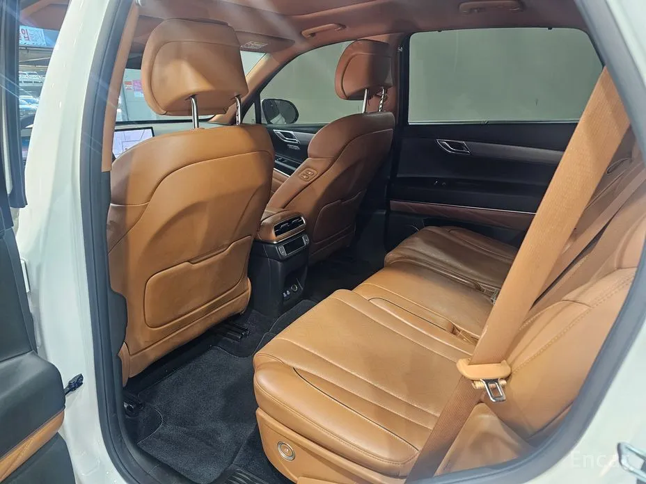 Genesis GV80, 2023 — фото 9 из 12