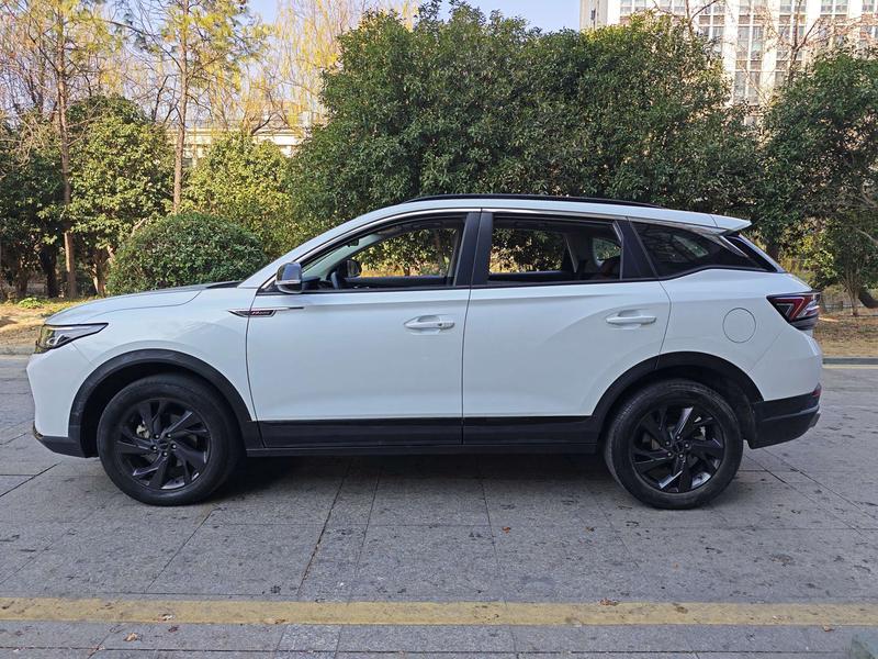 Dongfeng Aeolus AX7, 2022 — фото 4 из 12