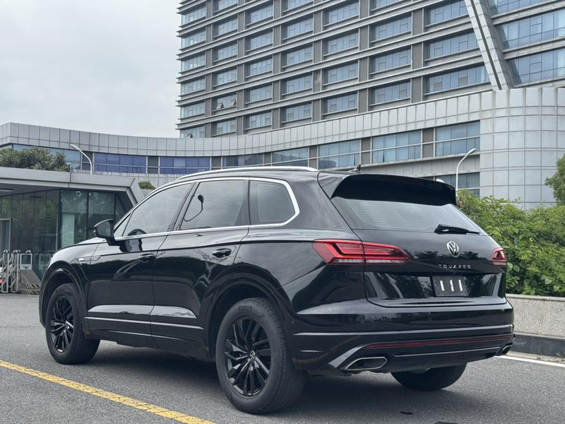Volkswagen Touareg, 2022 — фото 4 из 10