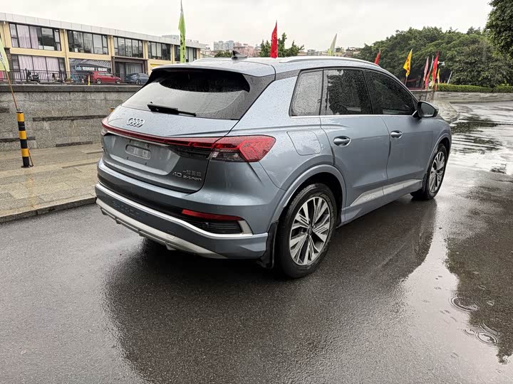 Audi Q4 e-tron, 2022 — фото 4 из 9