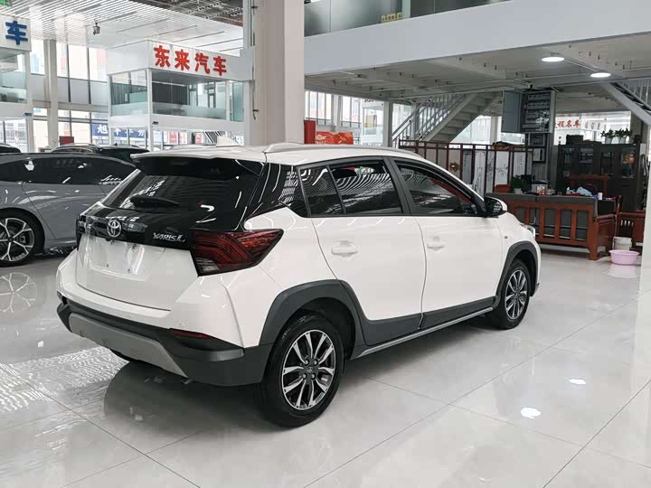 Toyota Yaris L Hatchback, 2022 — фото 6 из 9