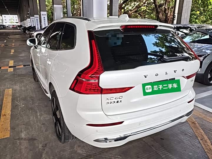 Volvo XC60 Hybrid, 2024 — фото 5 из 9