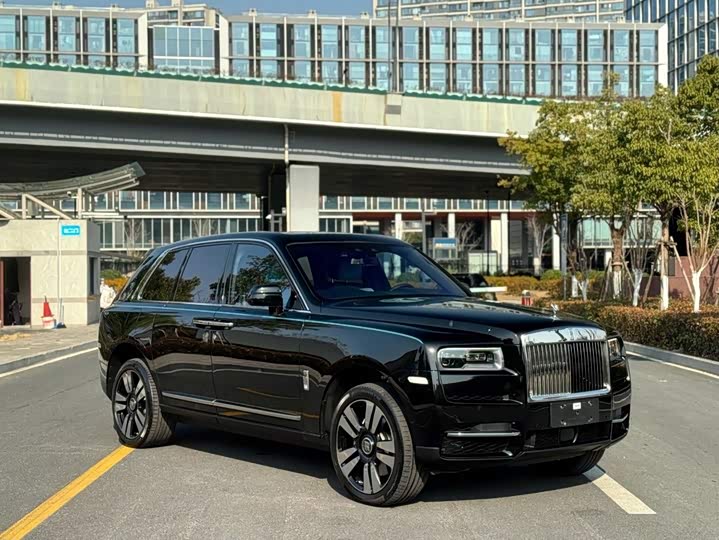 Rolls-Royce Cullinan, 2023 — фото 3 из 9
