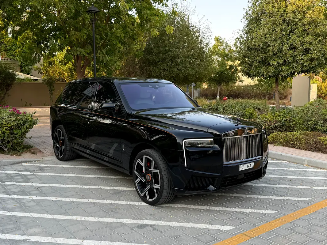 Rolls-Royce Cullinan, 2022 — фото 2 из 10