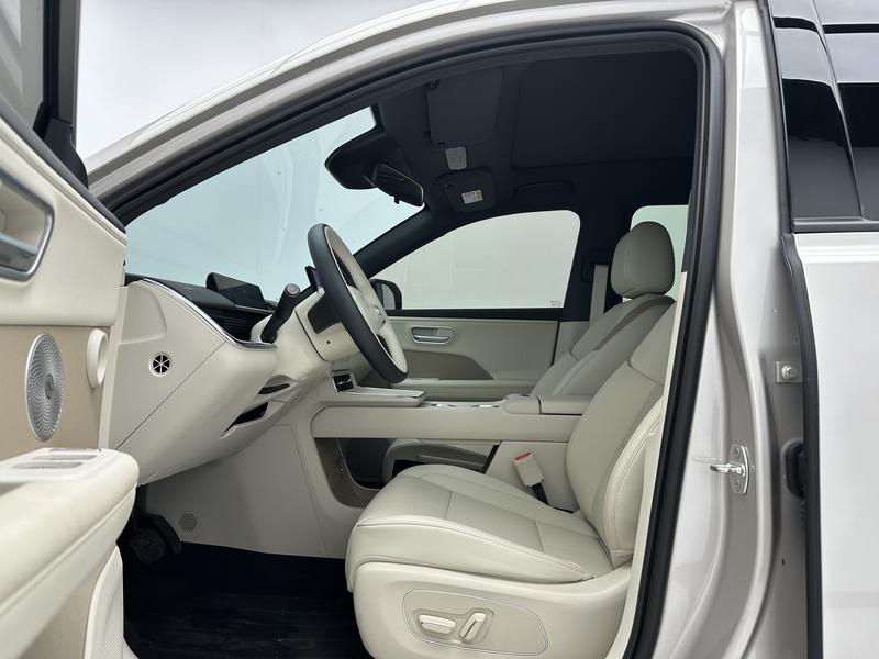 Toyota bZ3X, 2025 — фото 9 из 12