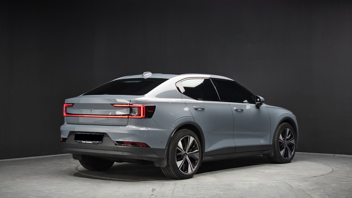 Polestar 2, 2022 — фото 2 из 12