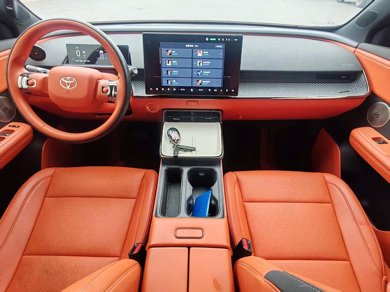 Toyota bZ3X, 2025 — фото 7 из 10