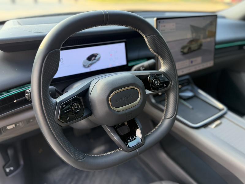 Lynk & Co 07 EM-P Hybrid, 2024 — фото 10 из 12