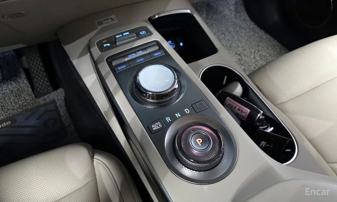 Genesis GV70, 2023 — фото 9 из 12