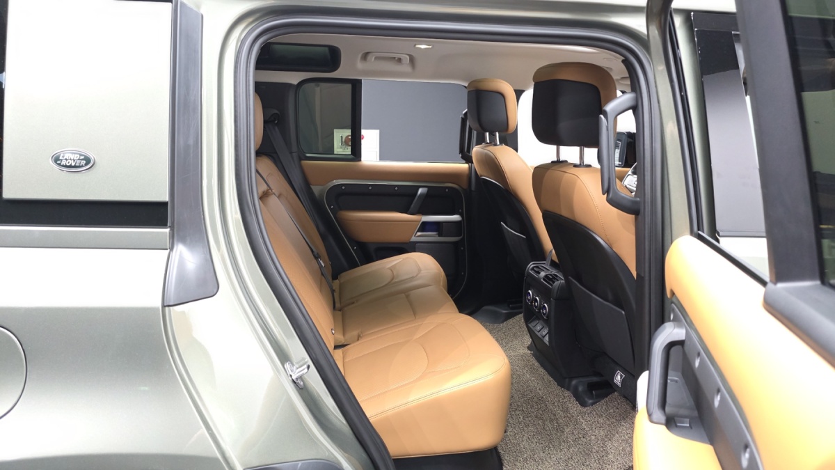 Land Rover Defender, 2022 — фото 12 из 12