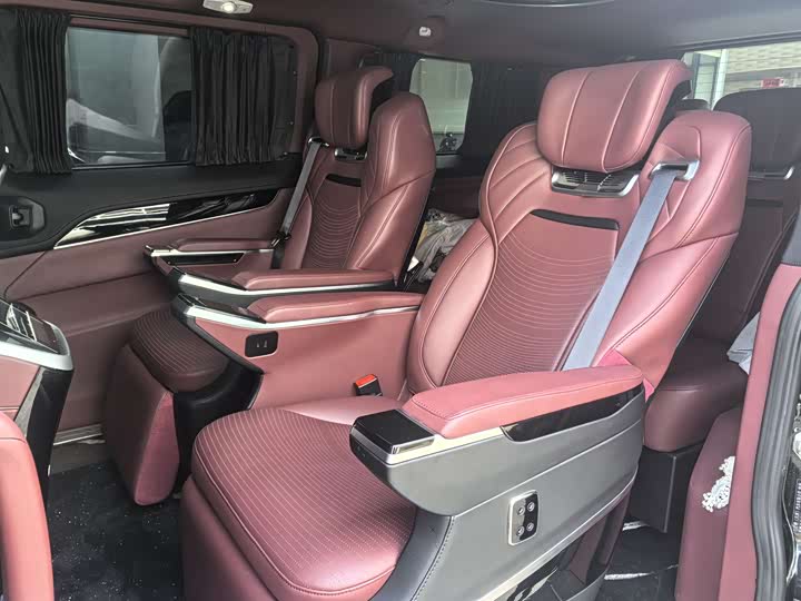 Ford Tourneo, 2025 — фото 5 из 9