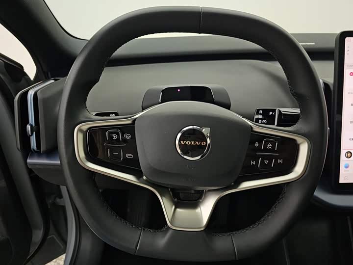 Volvo EX30, 2024 — фото 8 из 9