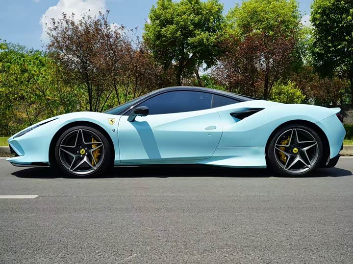 Ferrari F8, 2022 — фото 3 из 9