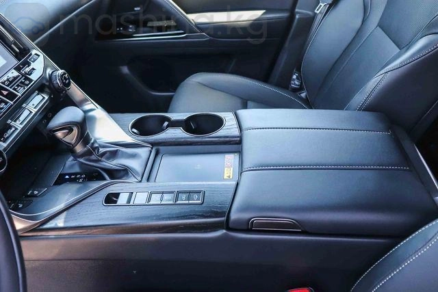 Lexus LX, 2023 — фото 10 из 12