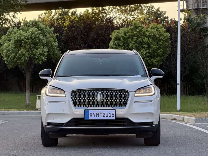 Lincoln Corsair, 2022 — фото 2 из 9